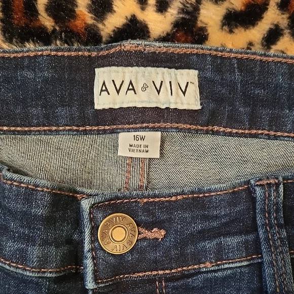 Ava & Viv Dark Indigo High-Rise Button-Fly Jeggings - Picture 2 of 4